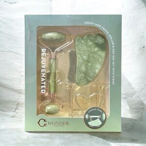 NIB Green Jade Facial Set